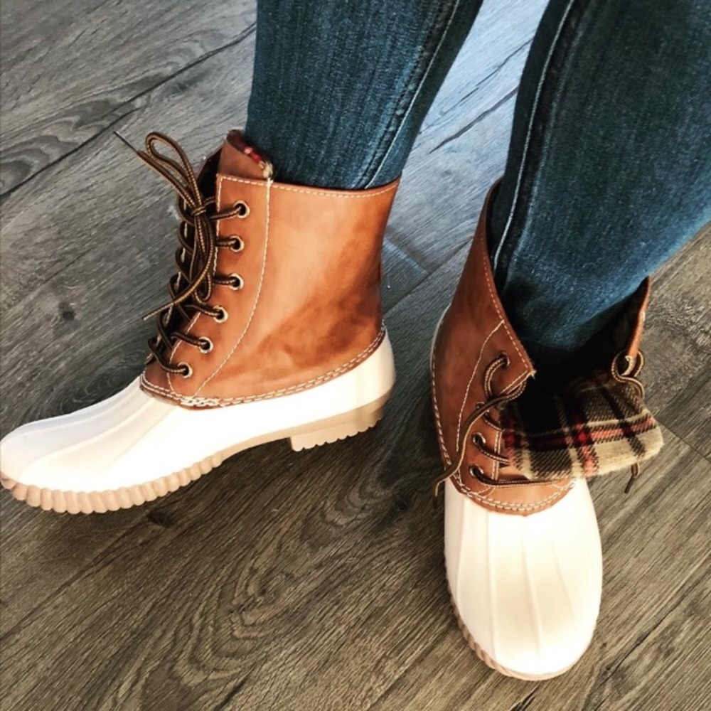 New beige duck boots